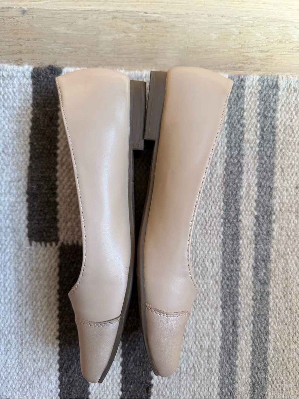 Cliffs by WHITE MOUNTAIN Women's Nude Scallop Detail Ballet Flats - Picture 6 of 10
